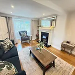 Luxury 2 Bedroom Townhouse - Town Centre 3 Minute Walk -free Parking -wifi * Cill Airne