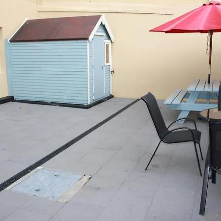 3 Fair Hill House Centrally Located With Parking And Wifi Sleeps 6 Holiday home *