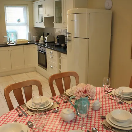 Holiday home 3 Fair Hill House Centrally Located With Parking And Wifi Sleeps 6