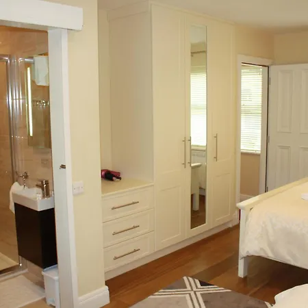 3 Fair Hill House Centrally Located With Parking And Wifi Sleeps 6 Killarney