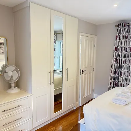 Luxury 2 Bedroom Townhouse - Town Centre - Free Private Parking Ubytování v soukromí Killarney