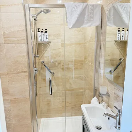 Luxury 2 Bedroom Townhouse - Town Centre 3 Minute Walk -free Parking -wifi Killarney