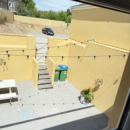 Luxury 2 Bedroom Townhouse - Town Centre - Free Private Parking Killarney