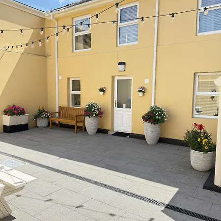 Luxury 2 Bedroom Townhouse - Town Centre - Free Private Parking Ubytování v soukromí