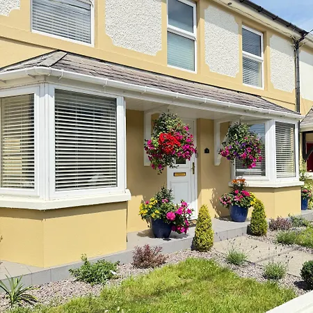 Homestay Luxury 2 Bedroom Townhouse - Town Centre 3 Minute Walk -free Parking -wifi Killarney
