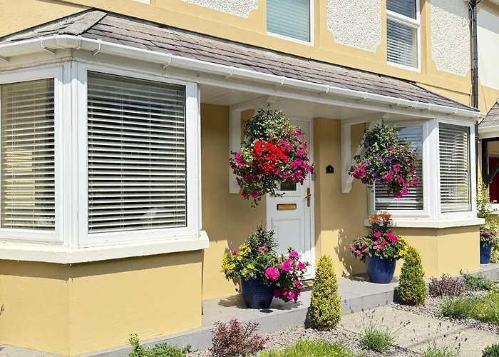 Homestay szállás 3 Fair Hill - Luxury 2 Bedroom - Town Centre -free Parking Wi-fi Cill Airne