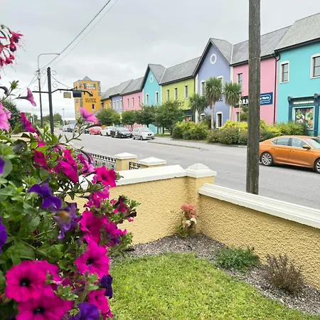 Luxury 2 Bedroom Townhouse - Town Centre 3 Minute Walk -free Parking -wifi Quarto em Acomodações Particulares Killarney