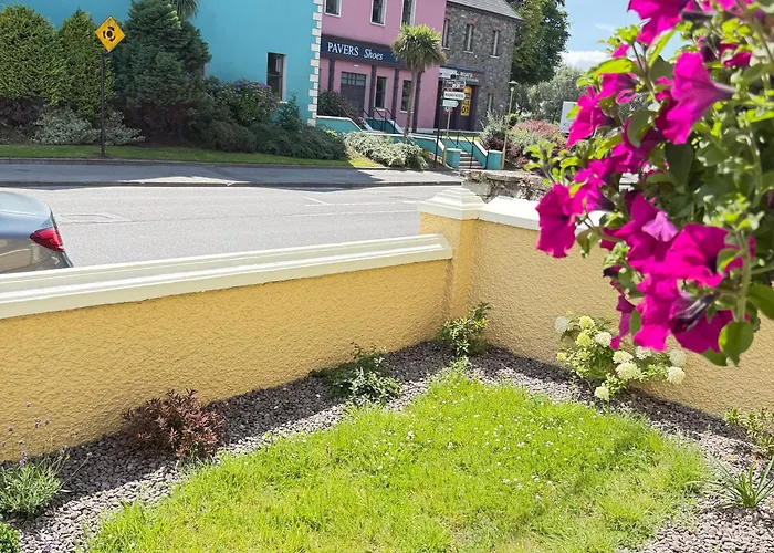 Homestay 3 Fair Hill - Luxury 2 Bedroom - Town Centre -free Parking Wi-fi